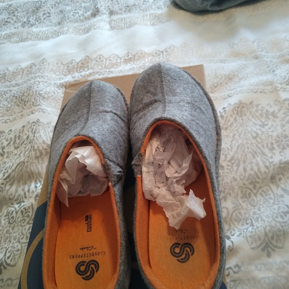 Boots and shoes - Picture 6 of 6